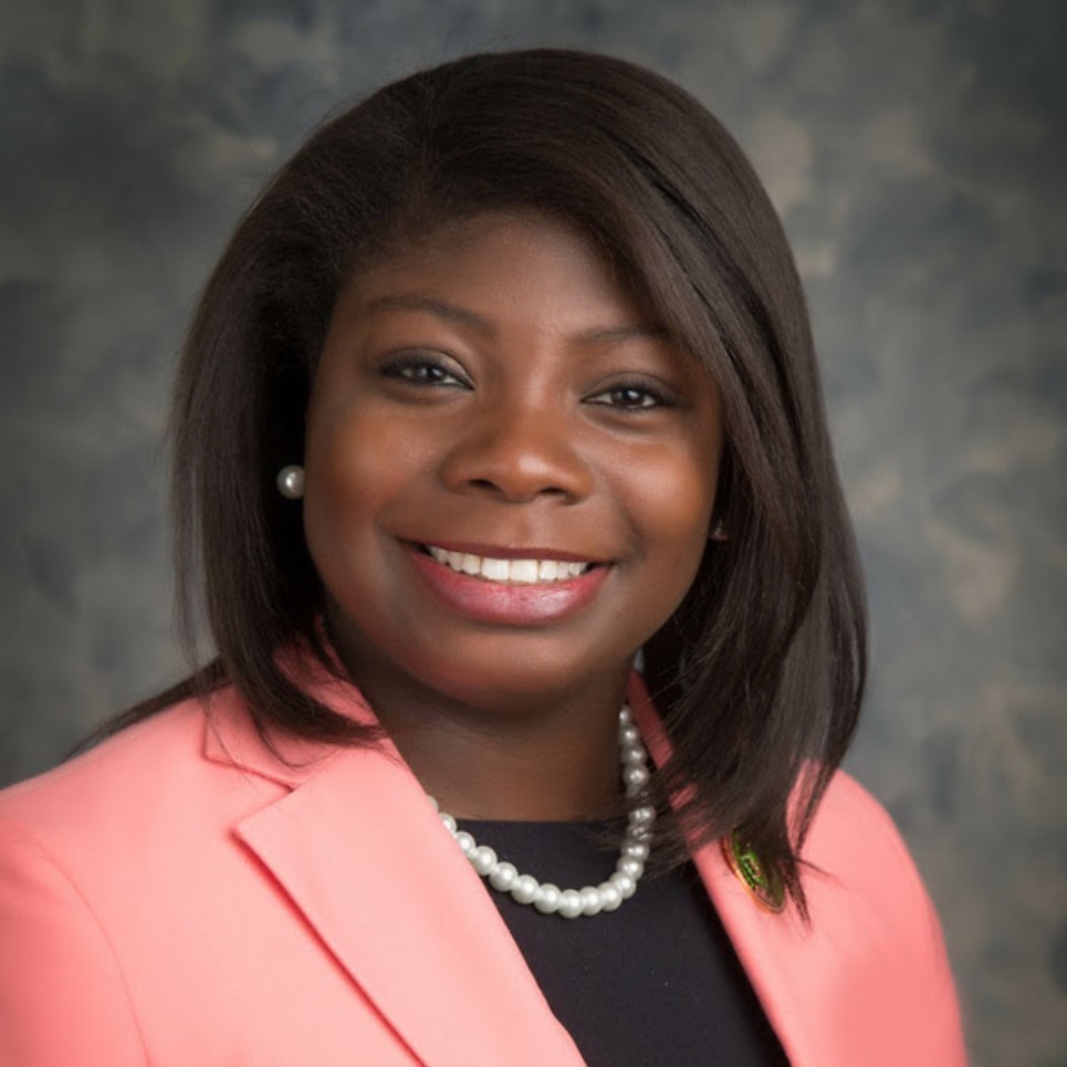 Kayla Sharpe ’17 (Co-President)